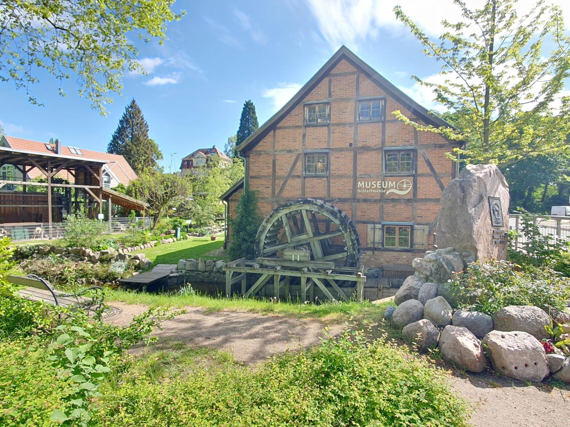 Neumuehler Hof- Ferienwohnung "Thomas" 3 Zimmer,3 Baeder Mit Dusche, Kostenfreie Parkplaetze Vor Dem Haus Schwerin  Extérieur photo